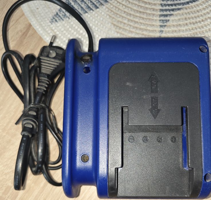 Ładowarka Do Akumulatorów Lux Tools