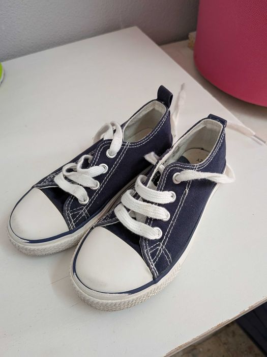 Sapatos crianças diversas idades