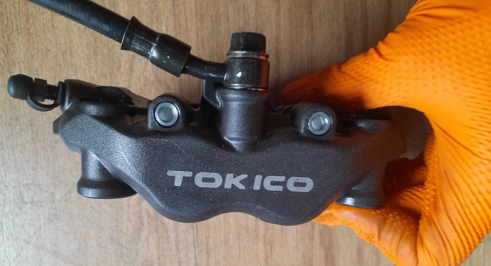 PINÇAS BOMBA TRAVÃO FRONTAL NISIN RADIAIS 110Mm