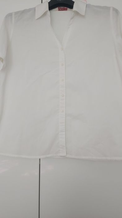Bluzka biala krotki rekaw na guziki xl/xxl od pachy do pachy 59