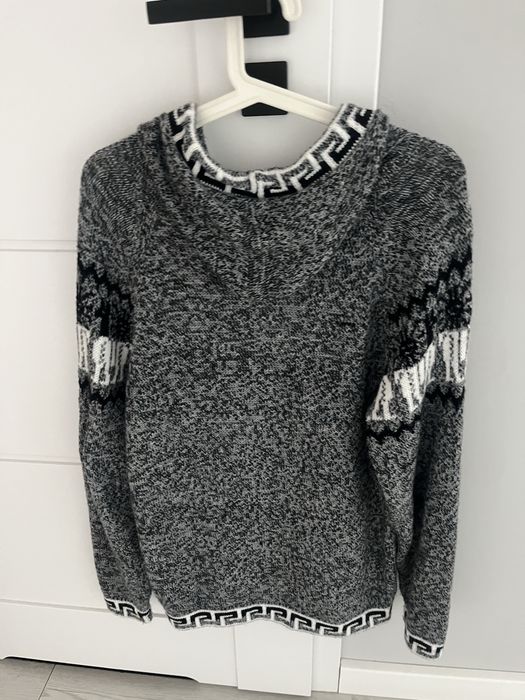 Sweter z kapuzą z wełny z alpaki