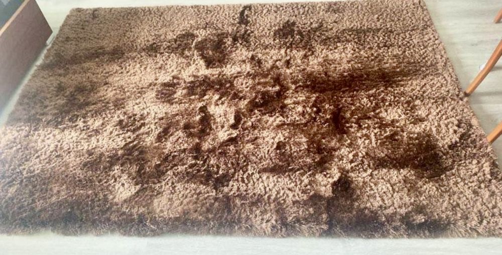 Tapete de pêlo castanho 1.60 por 2.30