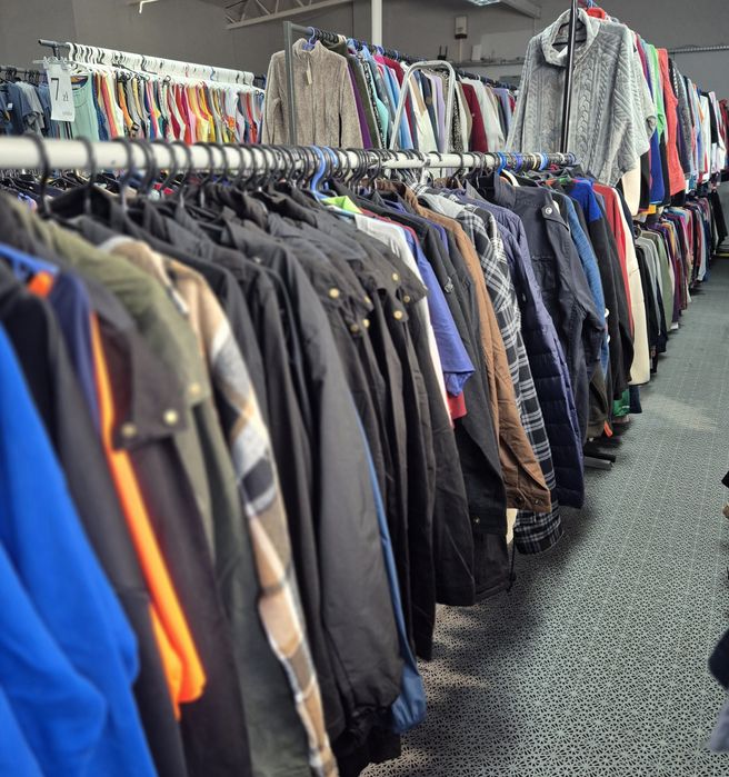 Odzież używana jesienna zimowa Nowa Dostawa 7 zł Godziesze ul. Kaliska