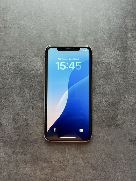 Продам iPhone XR 64GB Yellow Neverlock
