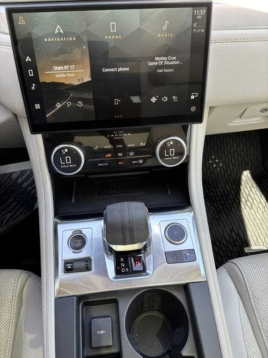 Jaguar F-Pace      2022