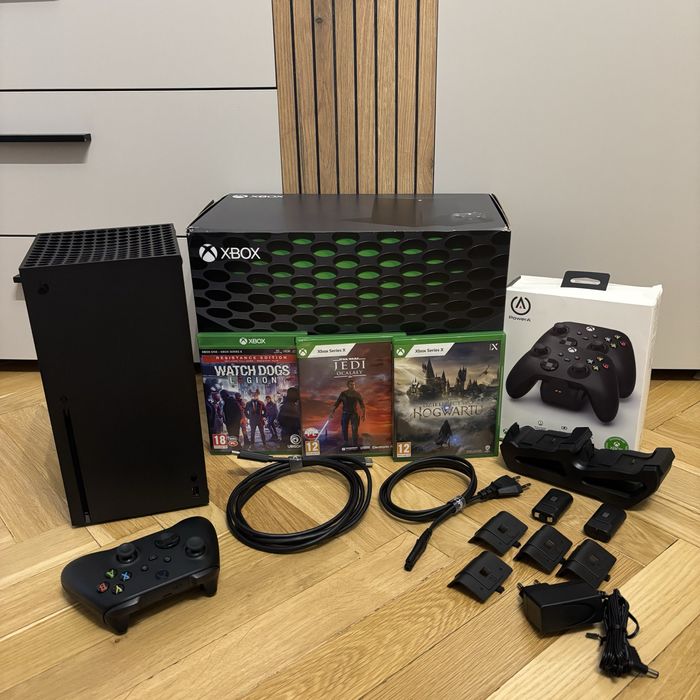 Xbox Series X + 3 gry + ładowarka
