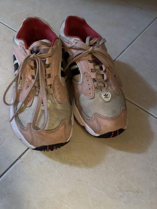 Vendo sapatilhas adidas senhora