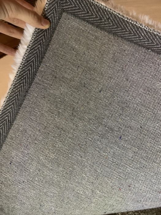 Дуже гарний килим ,з якісної тканини