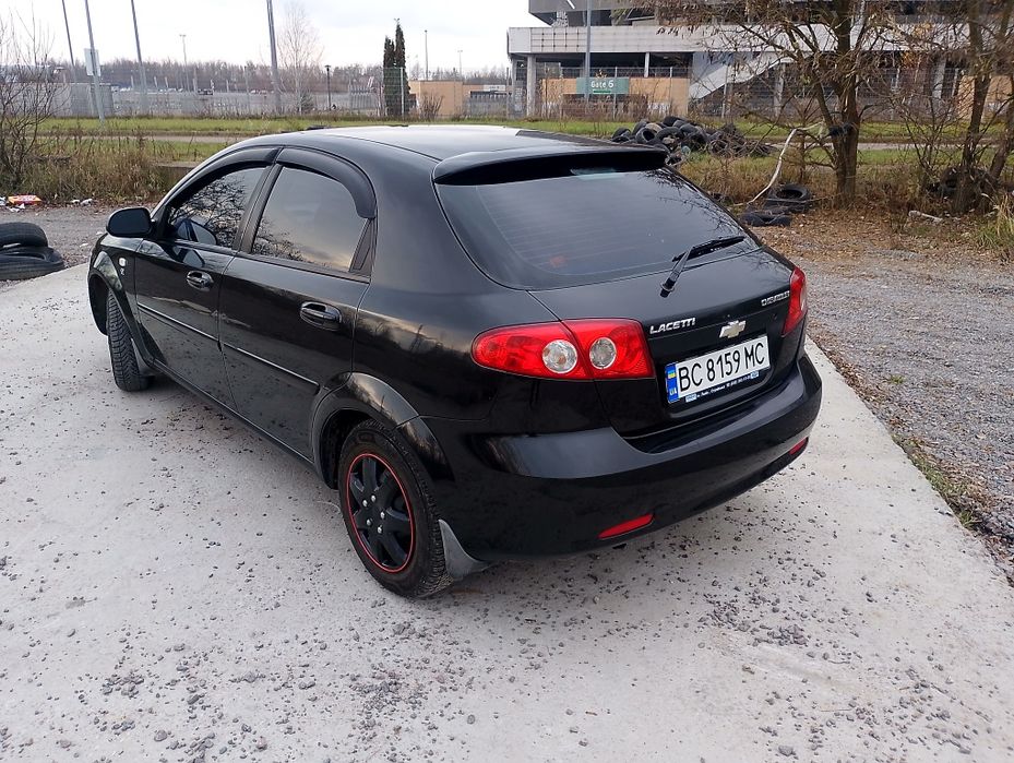 Продам Chevrolet lacheti
