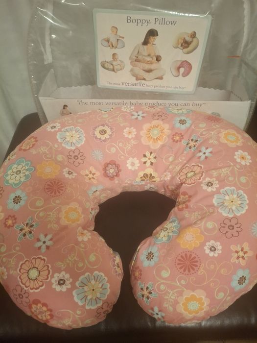 Boppy Pillow Original – Almofada de Amamentação e apoio para bebé – Floral Rosa