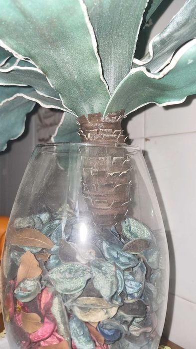 Flor decorativa verde azulada