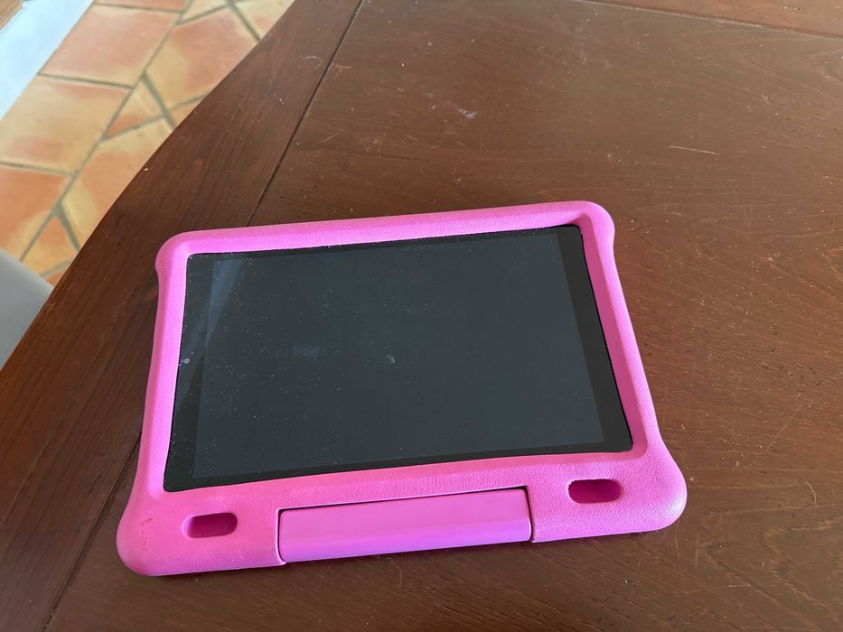 Tablet Amazon Fire – ótimo estado, capa incluída!