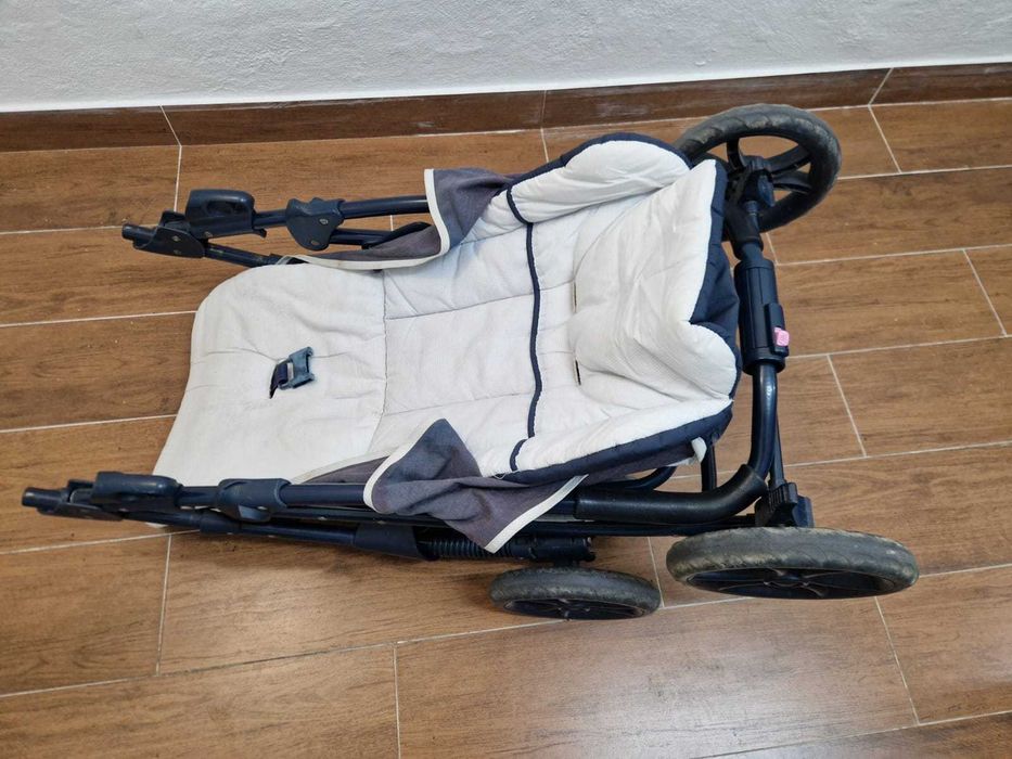 Carrinho de bebé reclinável