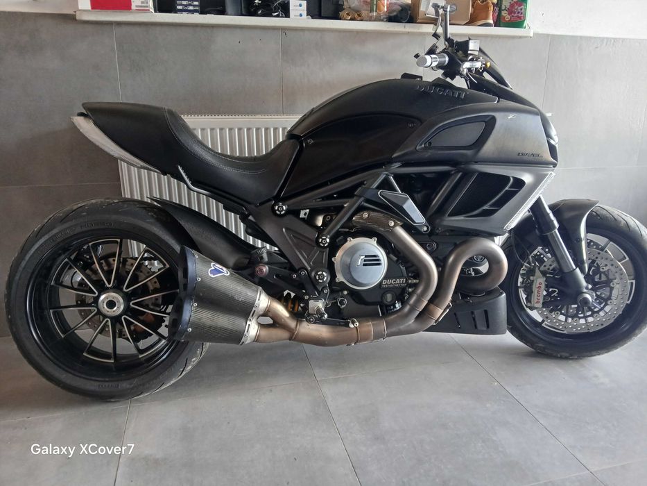 Sprzedam Ducati 1200 carbon