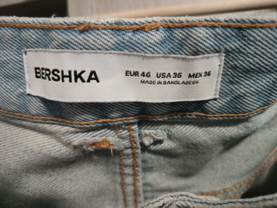 Bojówki dżinsowe BERSHKA