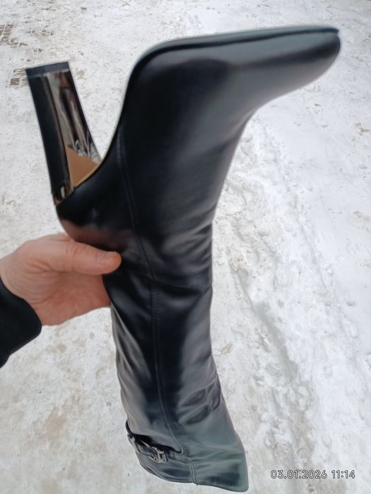 Продам женские сапоги