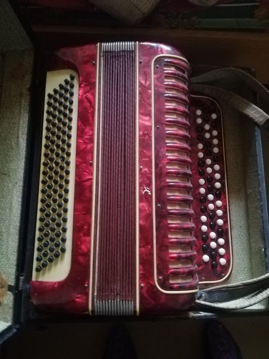 Продам баян вельтмейстер