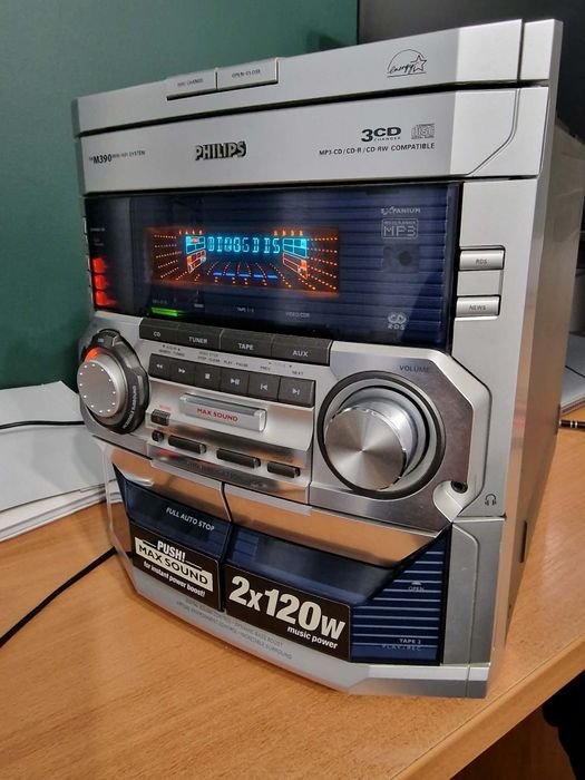 Wieza philips z kolumnami stan wizualny jak nowa  z pilotem