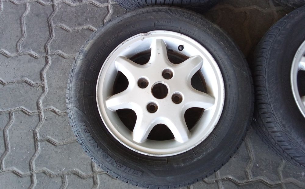 JANTES MITSUBISHI R14 COM PNEUS 185/65 FURAÇÃO 4X100