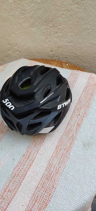 capacete de bicicleta preto