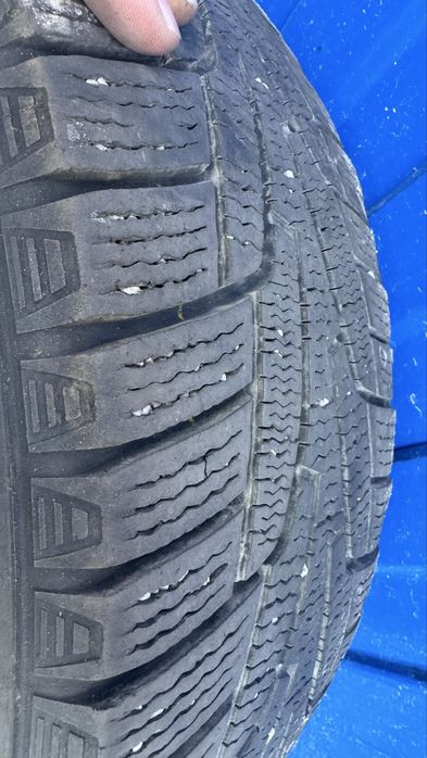 Комплект легкосплавних дисків R16 5×108 + зимова гума Kumho 205/55 R16