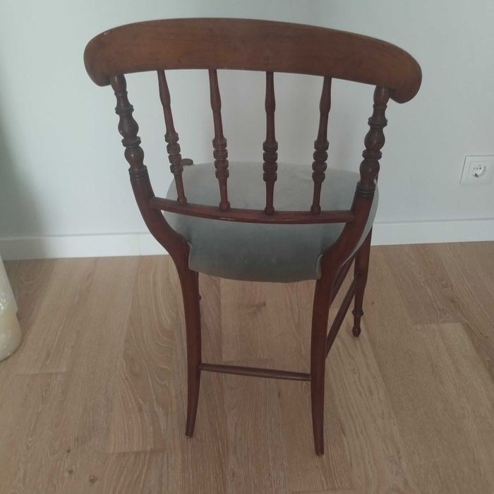 Cadeira Antiga em Madeira para Restauro / Projeto DIY