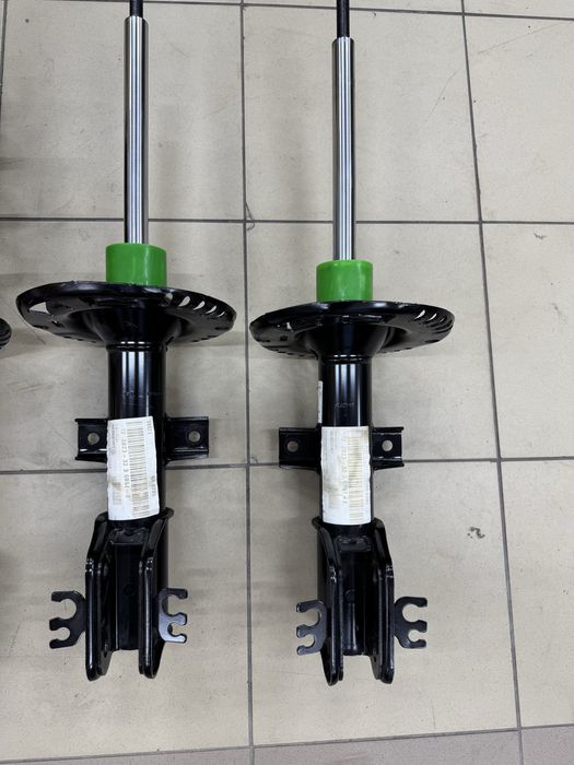 Стойки амортизатори vw t5 т5 t6 т6 caravelle multivan