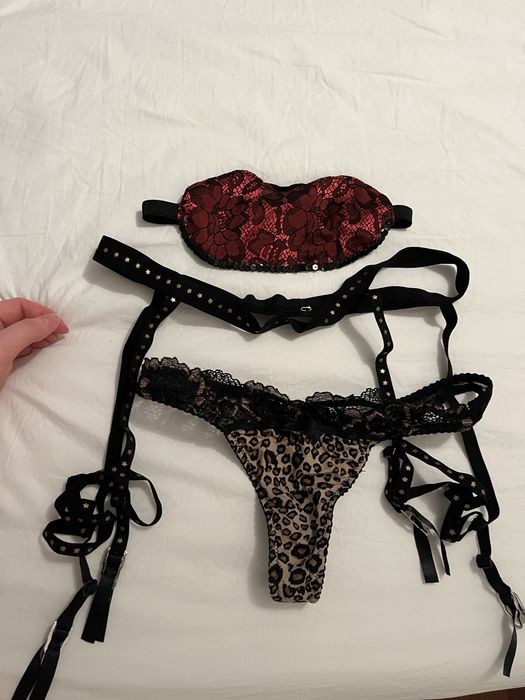 Пояс трусики  и повязка на глаза