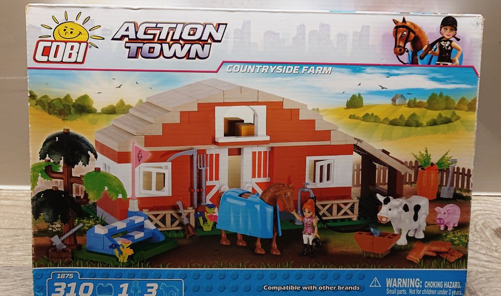 Cobi action town parecido lego novo