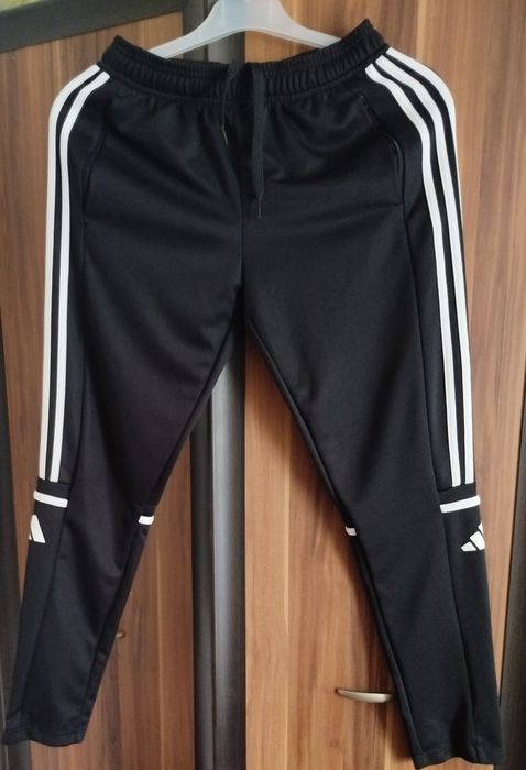Spodnie dresowe chłopięce Adidas rozmiar 164 stan idealny