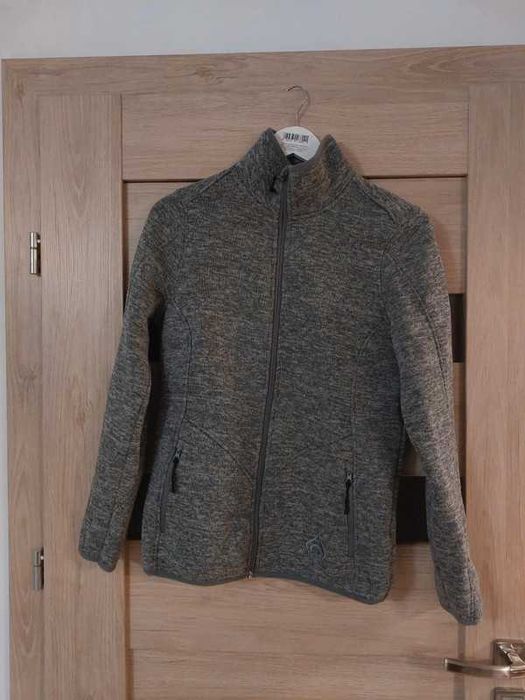 szara bluza z kieszeniami