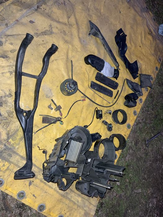 Кузов ауди а6 с4 100 та Запчастини