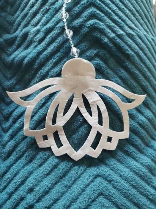 Gotowa firana z 9 ażurami z filcu