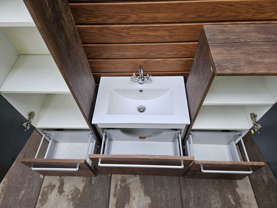 Meble łazienkowe – zestaw 3 elementy + umywalka