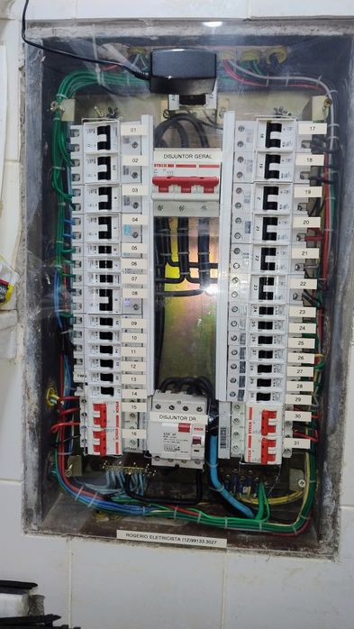reparações em quadros elétricos, comandos e bombas