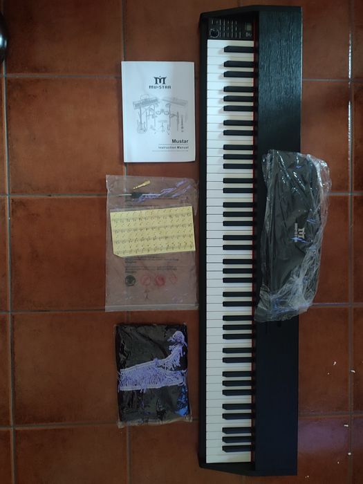Piano elétrico MUSTAR de 88 teclas semipesadas NOVO - Baixa de Preço