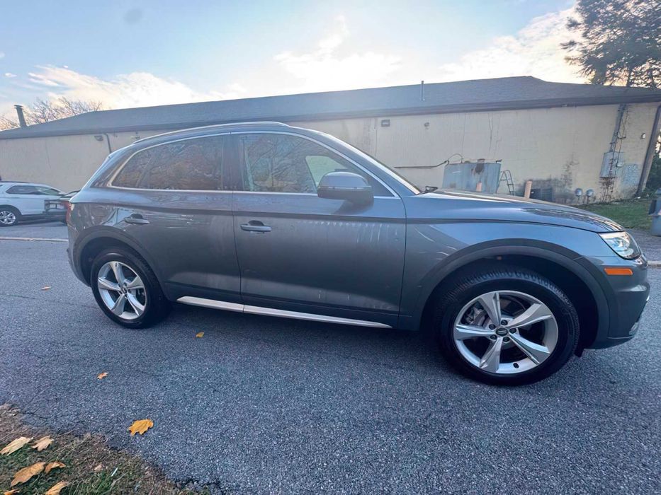 Audi Q5      2020