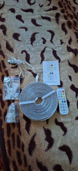 Taśma neon LED RGB-IC reagująca na muzykę, pilot, USB