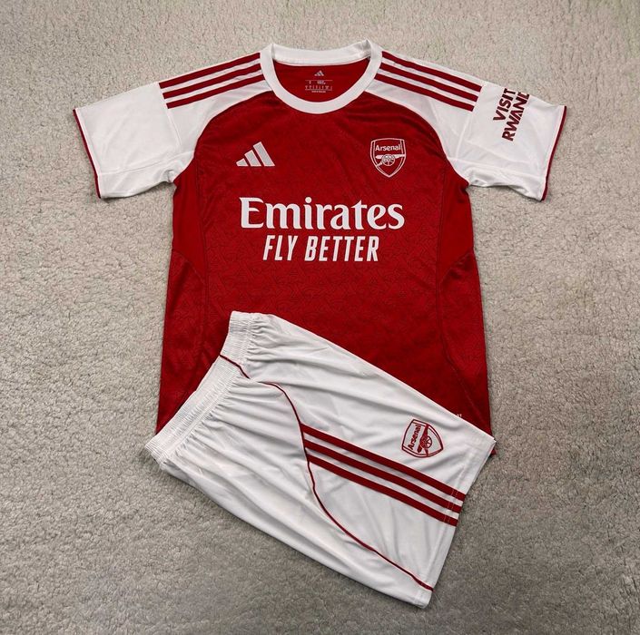 Футбольная форма Арсенал Манчестер Сити Манчестер Юнайтед 25-26