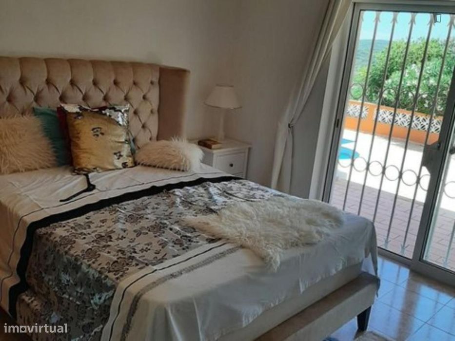 Quarto - localizado em Faro