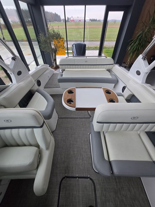 Łódź motorowa Cobalt 25SC 2019 YAMAHA 300 TYLKO 37MTH