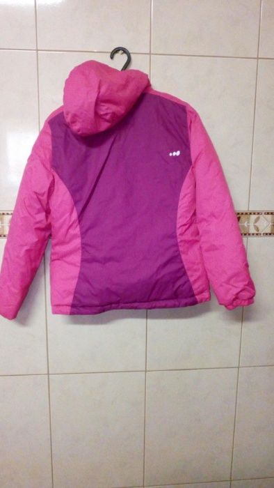 Fato de neve completamente novo e usado uma vez.