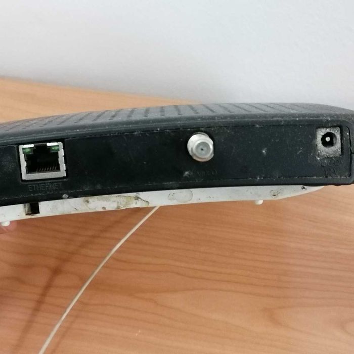 ONT da PT Inovação - modelo ONT7-SFU - Optical Network Terminal64284399481857121