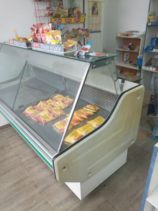 Холодильна вітрина