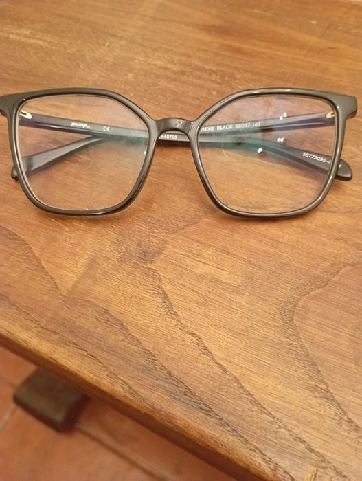 Armação de óculos femininos marca Pump