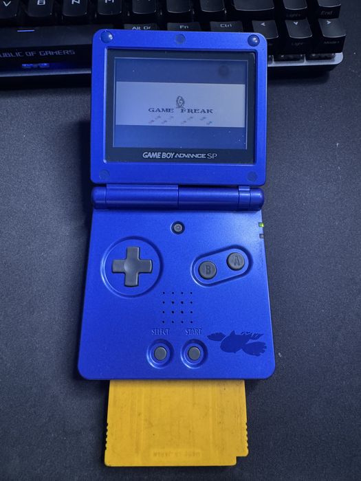Gameboy advance SP saphire edition