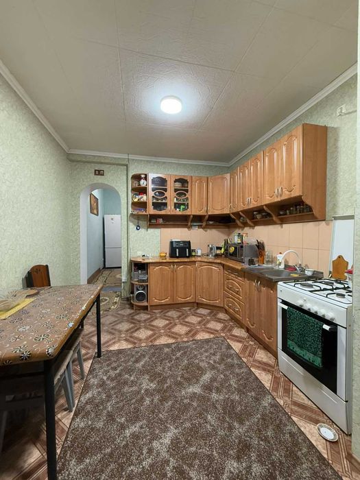 2к, Виставка ТЕМП, будинок на 6 квартир ,своя територія