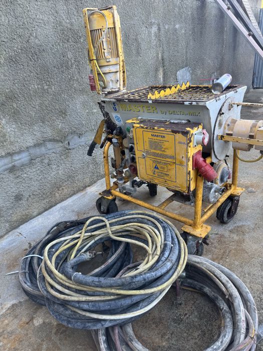 Maquina de projetar gesso ou argamassa  como nova  esteve muintos anos