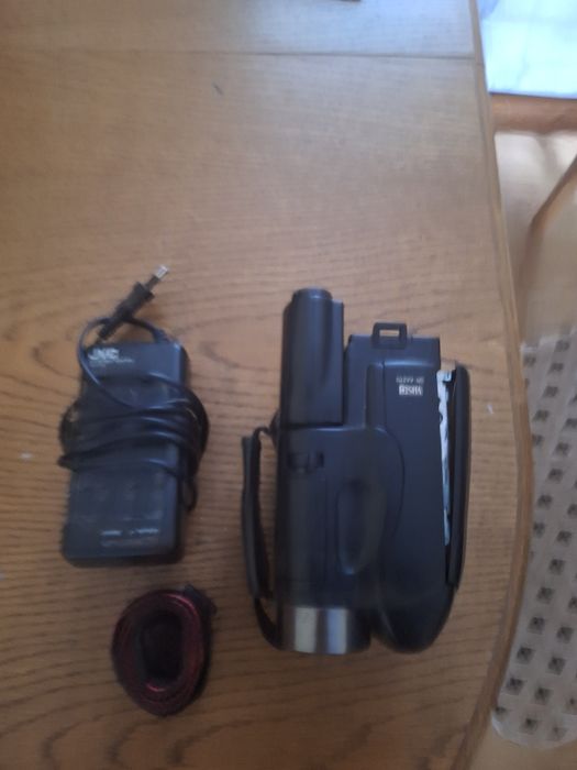 Kamera JVC gr-ax270