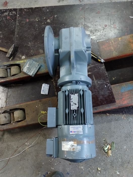 Sprzedam NOWY motoreduktor 2,2 kW